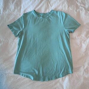Lululemon love crew tee size 6 EUC wild mint